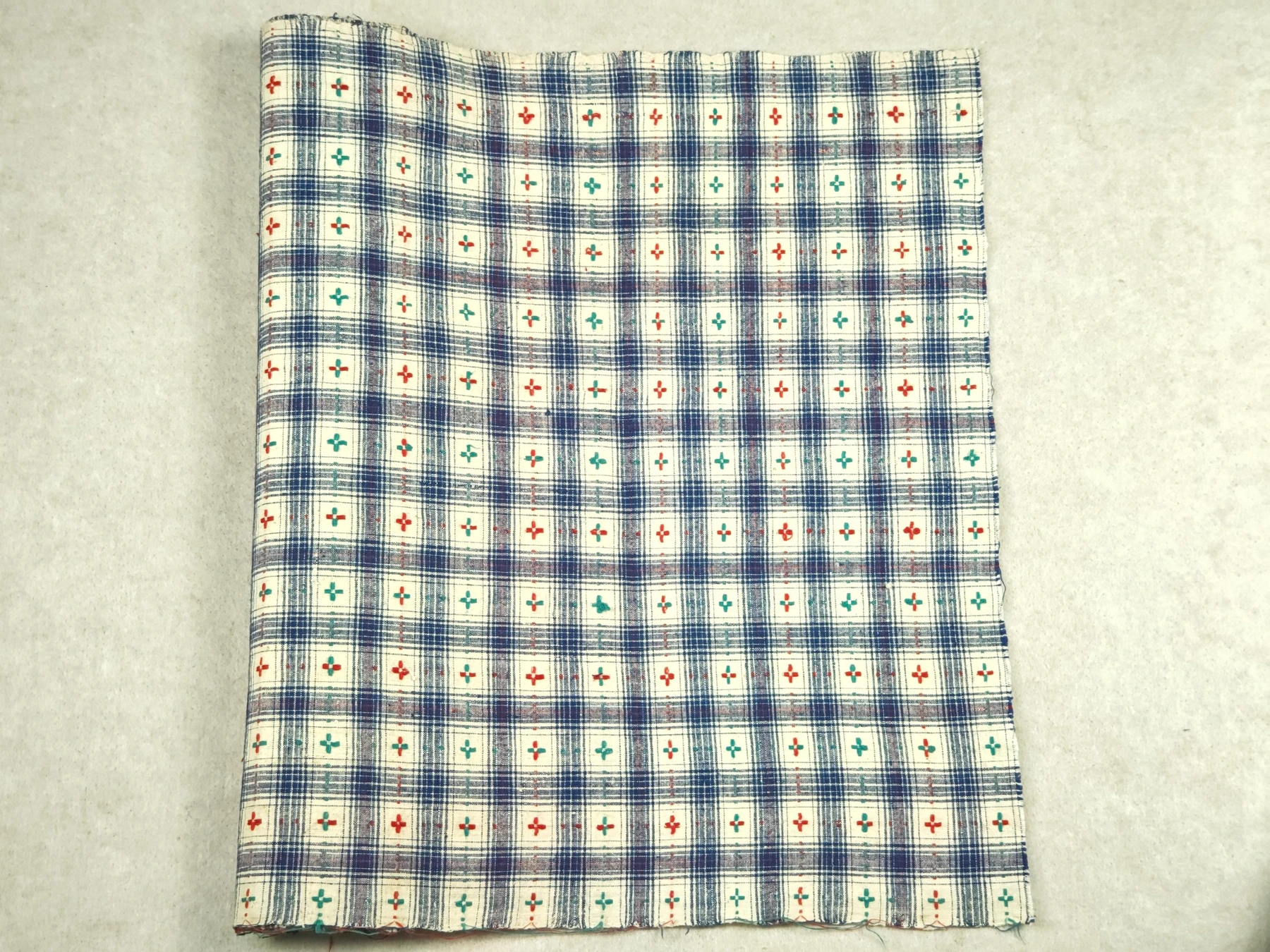 Four Seasons Blossom Grid — source photograph 3, documenting the same textile.