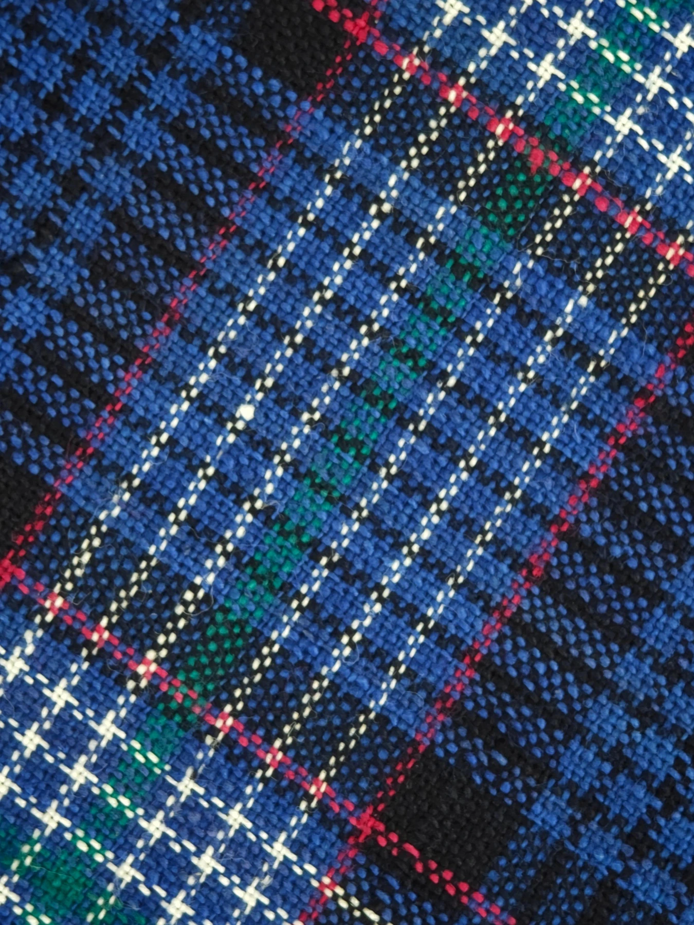 Blue Osmanthus Plaid — source photograph 8, documenting the same textile.