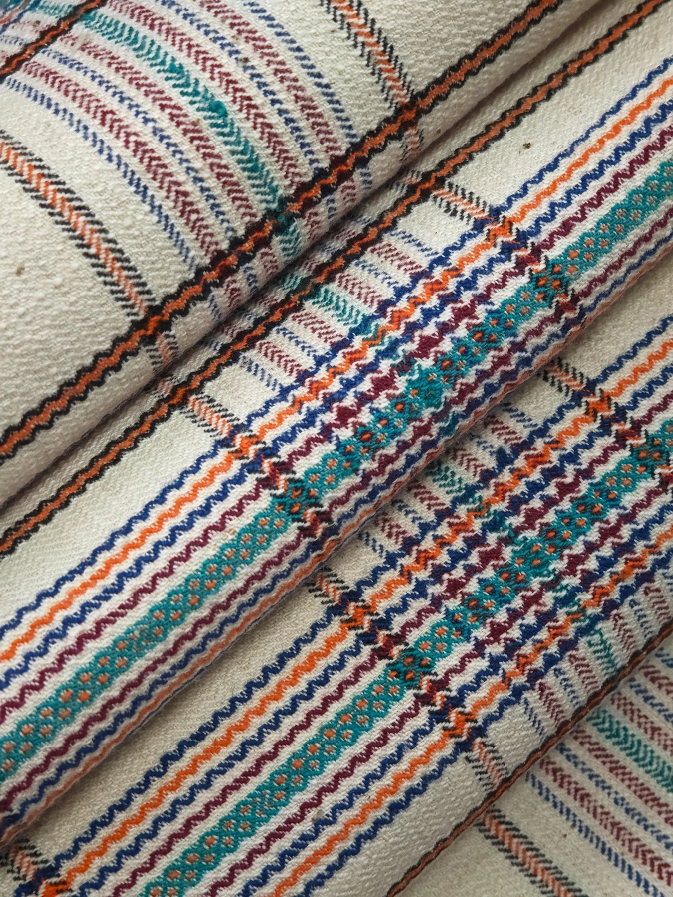 Ivory Stream Lattice — source photograph 2, documenting the same textile.