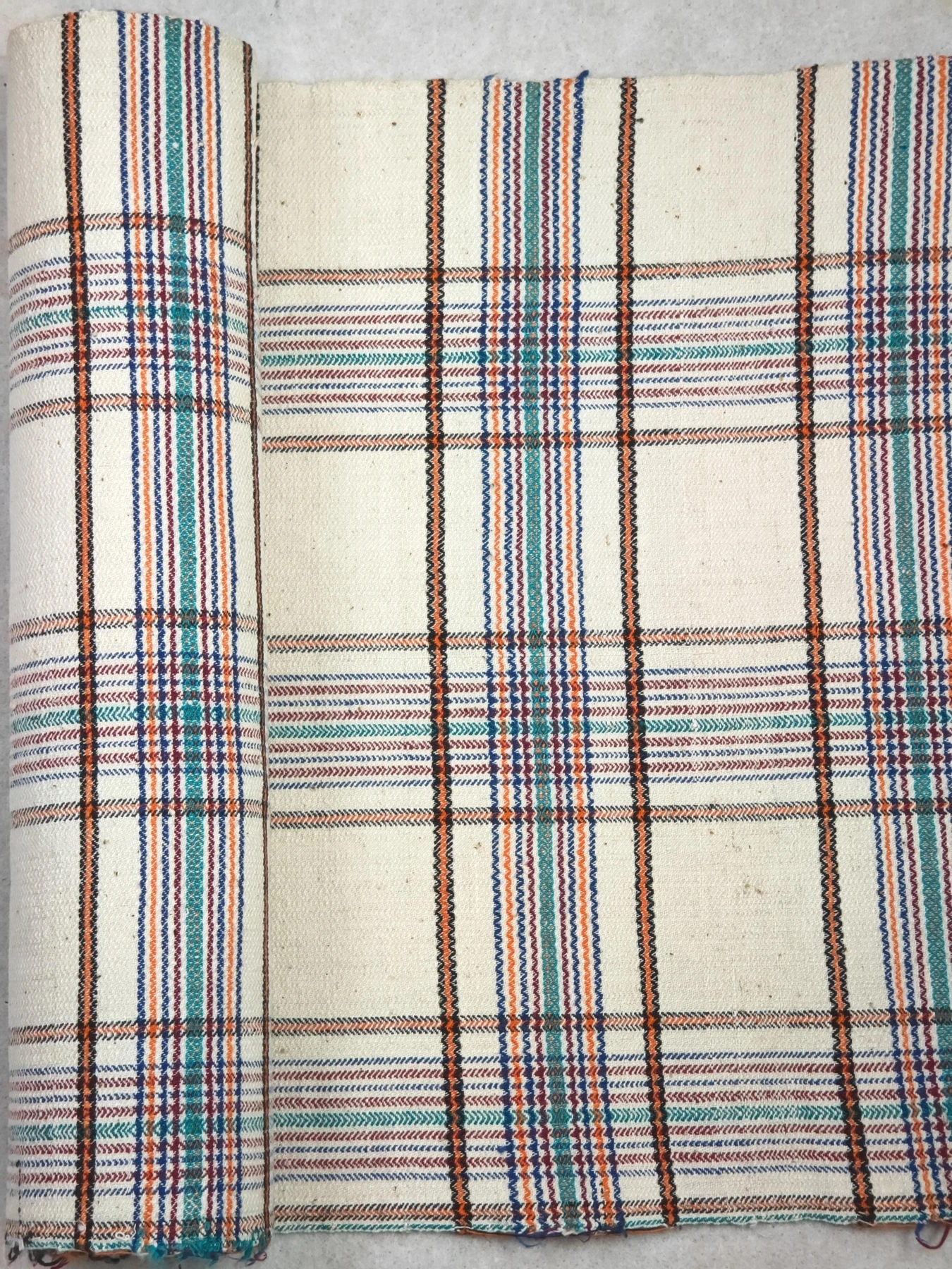 Ivory Stream Lattice — source photograph 5, documenting the same textile.