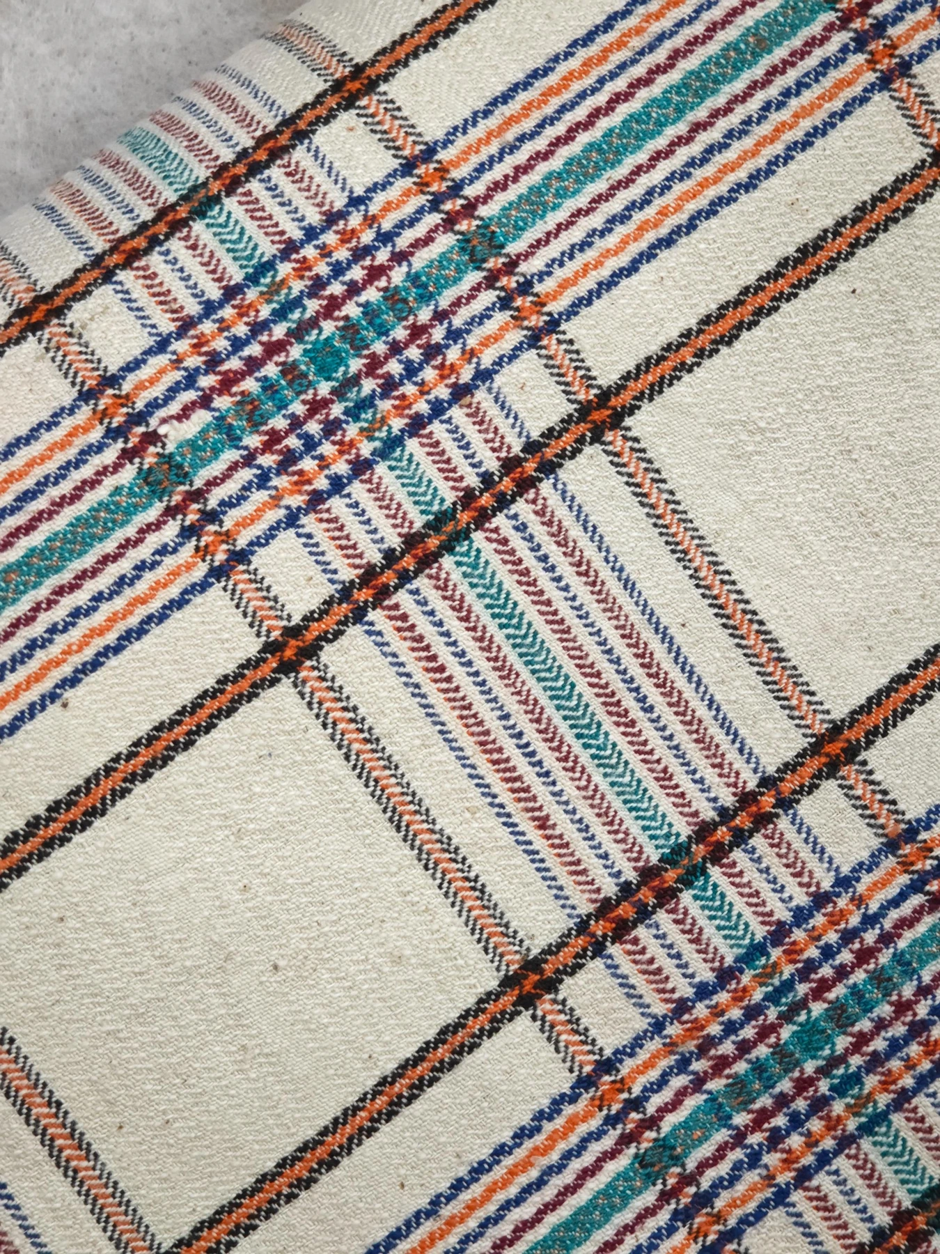 Ivory Stream Lattice — source photograph 8, documenting the same textile.