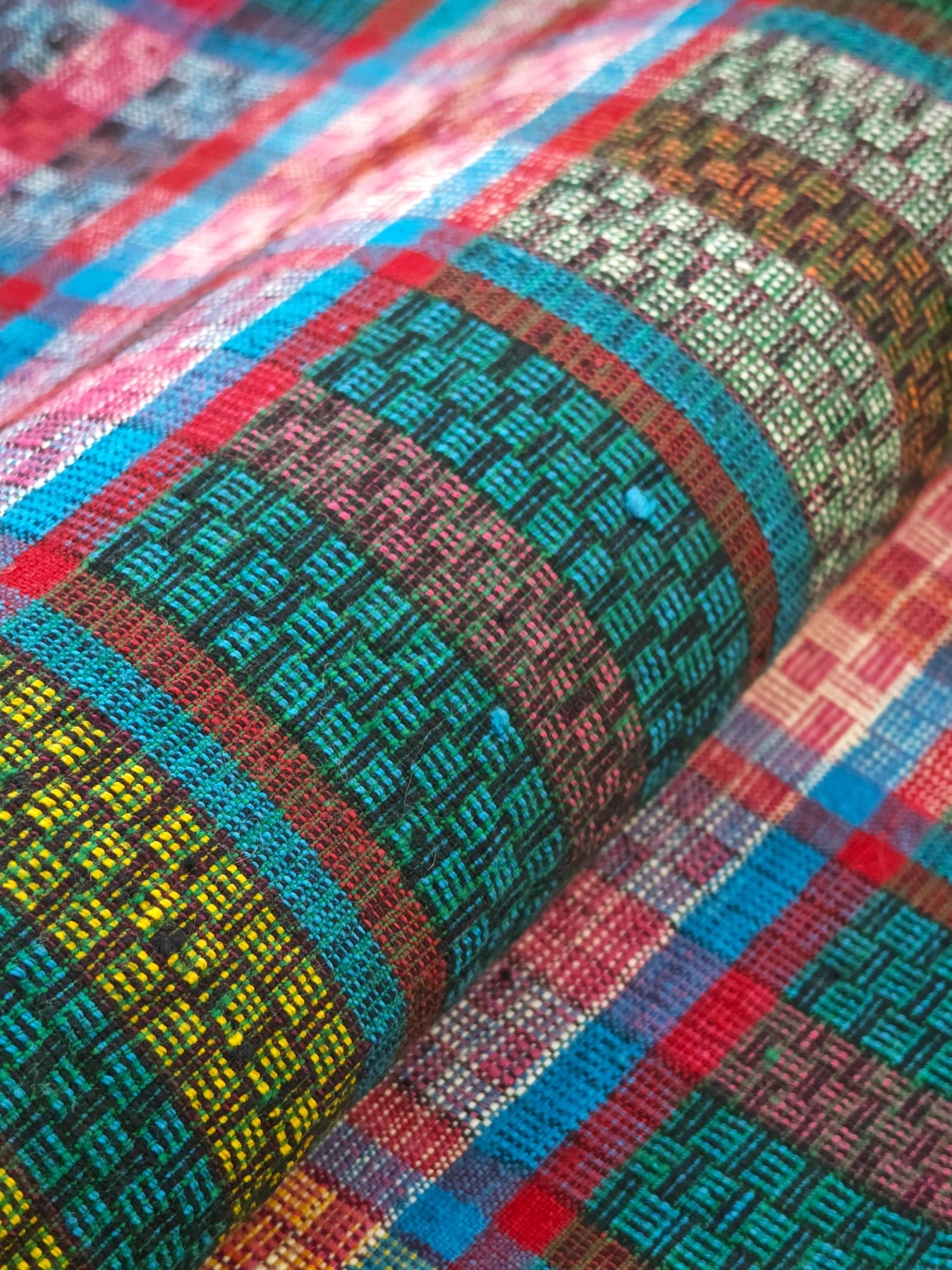 Splendid Days — source photograph 7, documenting the same textile.